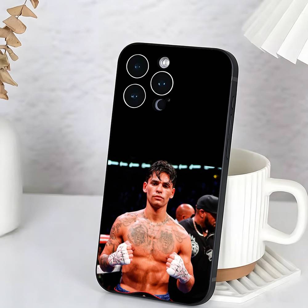 Cover per iPhone di Ryan Garci - Phone Cases Vogue recensione e prezzo